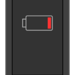 バッテリー残量少のスマートフォン（スマホ）のイラスト02