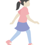 歩いている／駆け足の女の子のイラスト